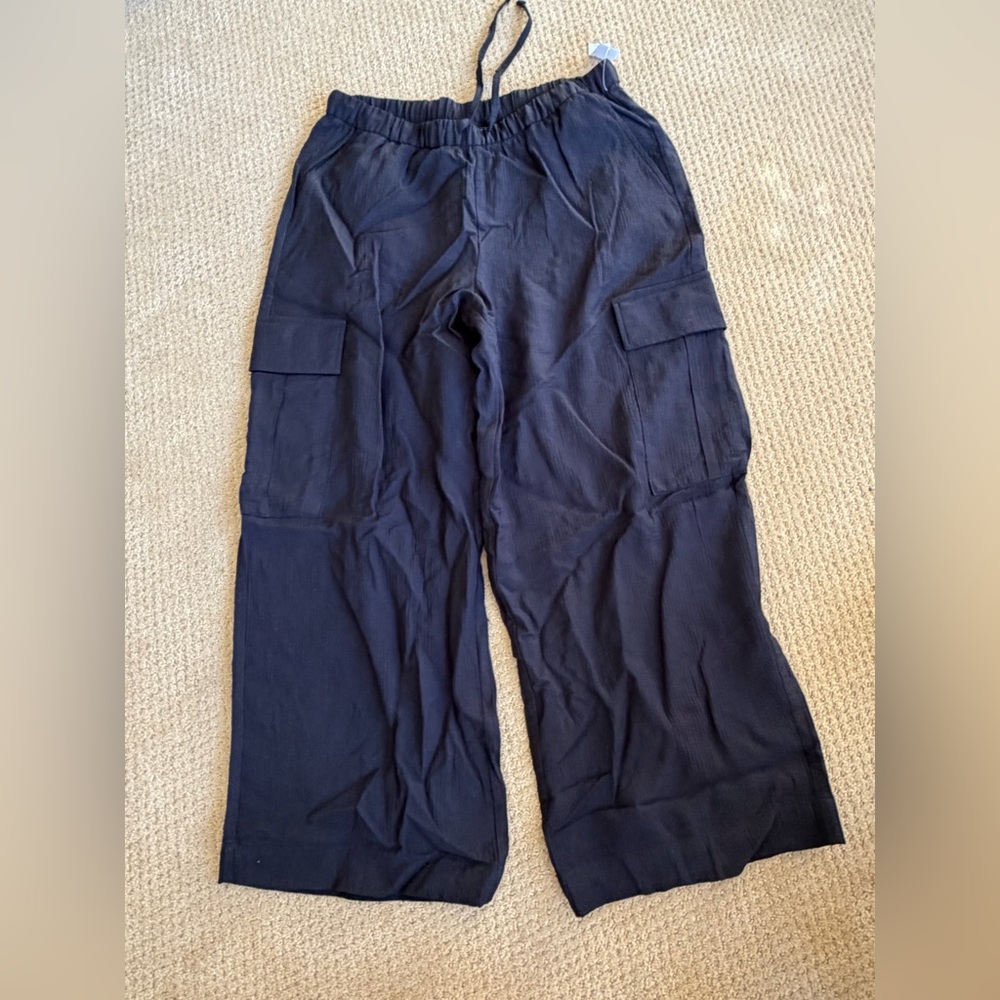 NWT GAP Black Cargo Pants